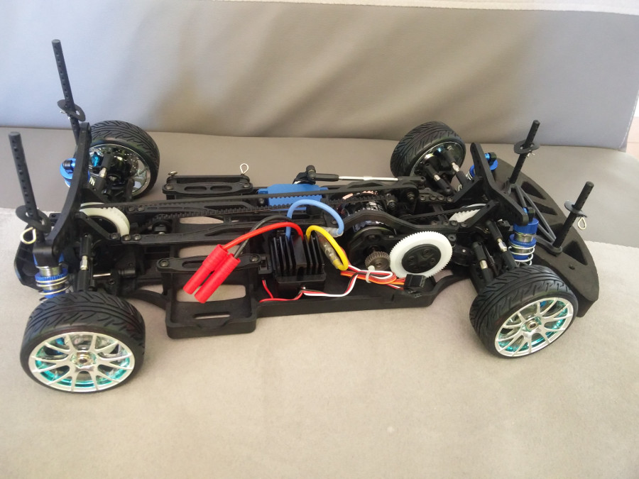 R/C car insides